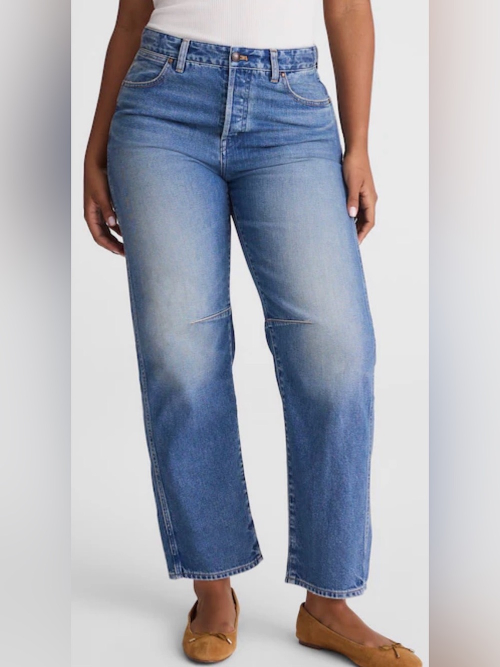 Madewell The Curvy Darted Barrel-Leg Jean
